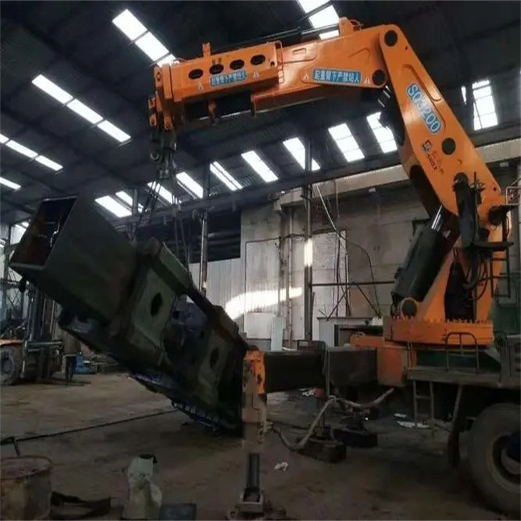 封丘吊车出租谈谈吊车底盘如何保养